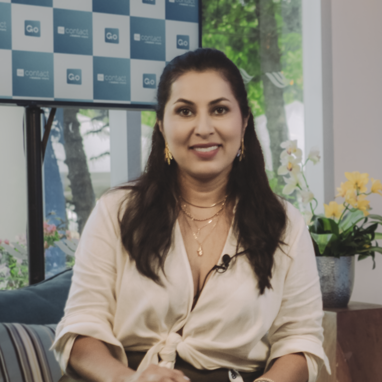 Read more about the article Alexandra Molina – Collections Manager | Crezcamos